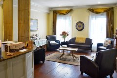 Niagara-Crossing-Lobby-Seating