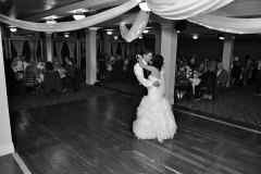 Black-and-white-photo-of-bride-and-groom-first-dance