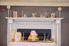 Wedding-cake-with-fireplace-and-mantle-decor